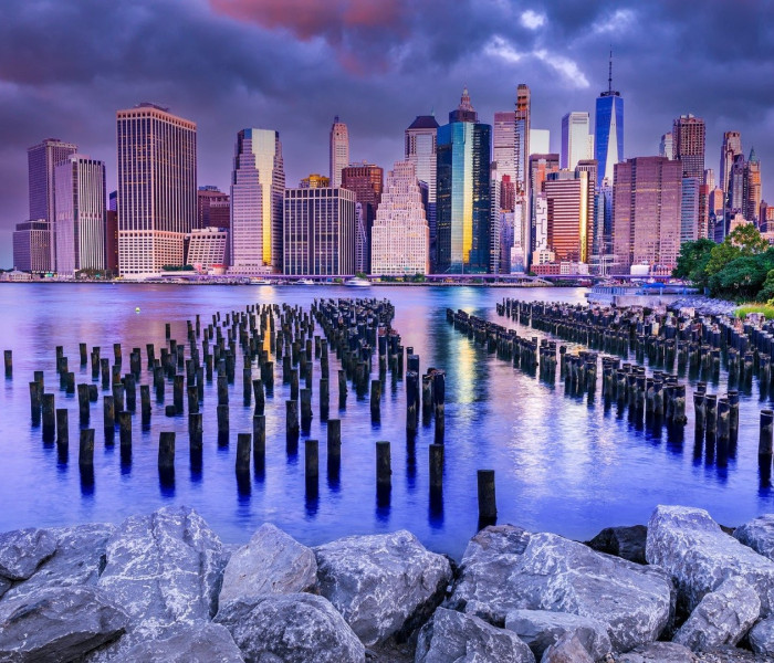 Puzzle - Enjoy - Felhős ég Manhattan, New York felett