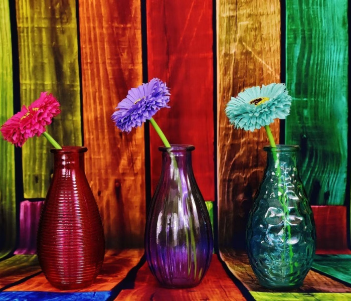 Puzzle - Grafika - Színes vázák virágokkal