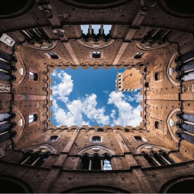 Cortile del Podestà, Palazzo Pubblico, Siena, Olaszország